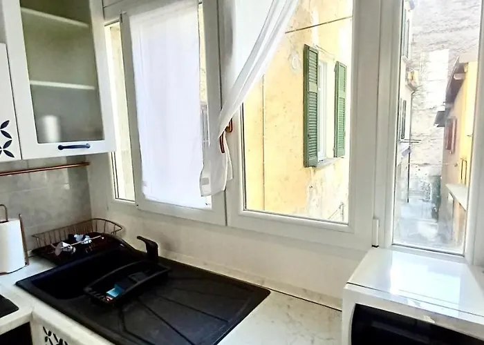 Deep Blue Apartment *